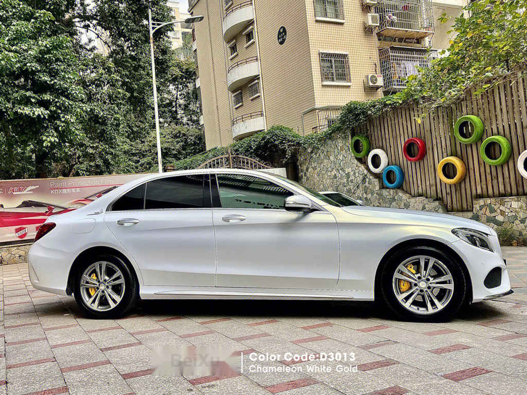Satin Chameleon White Gold Vinyl image 3